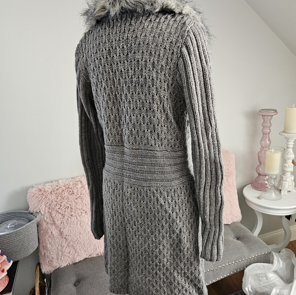 Sweater - Picture 2 of 3